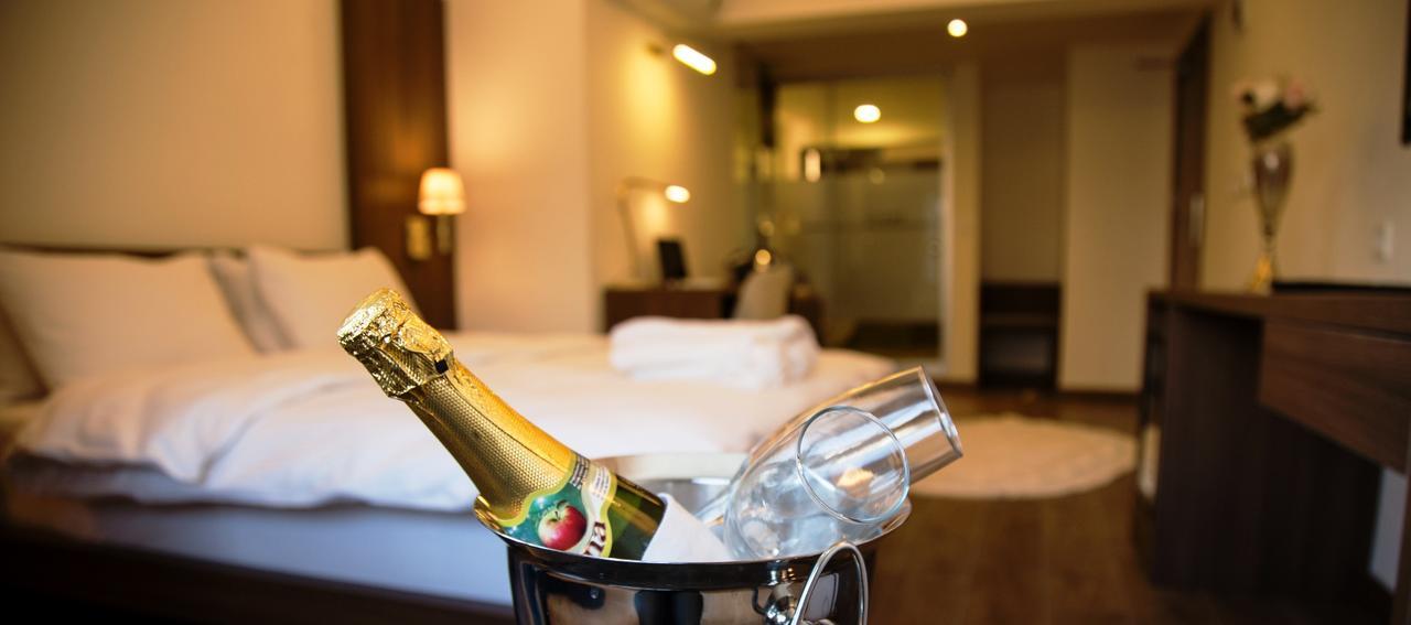 Tn&Co Exclusive Cip Suites And Primeclass Rooms (Adults Only) ムーラ エクステリア 写真